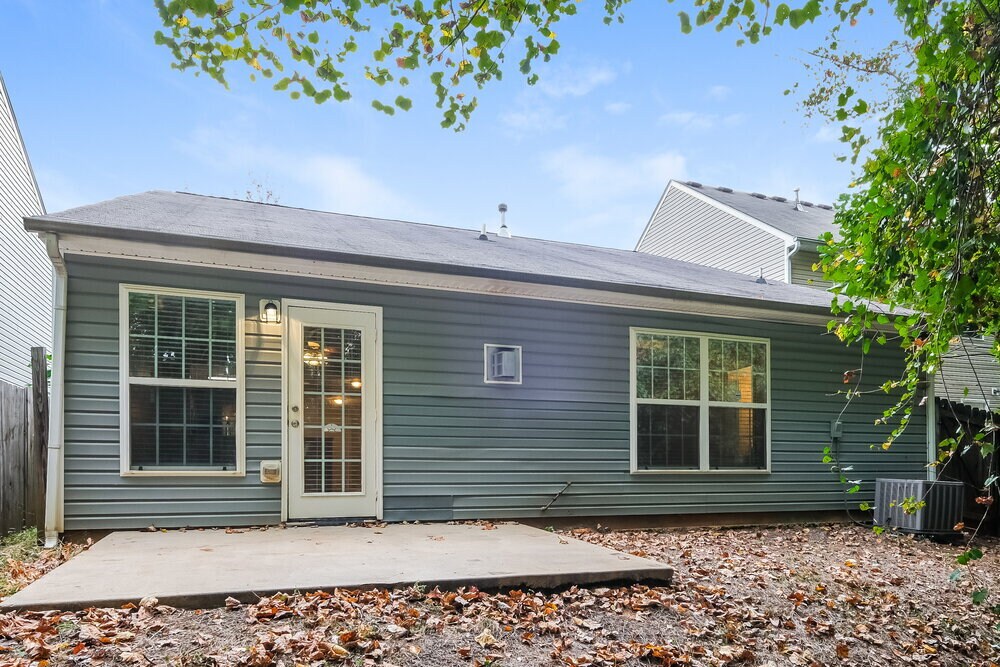 Building Photo - 533 Arrowhead Dr