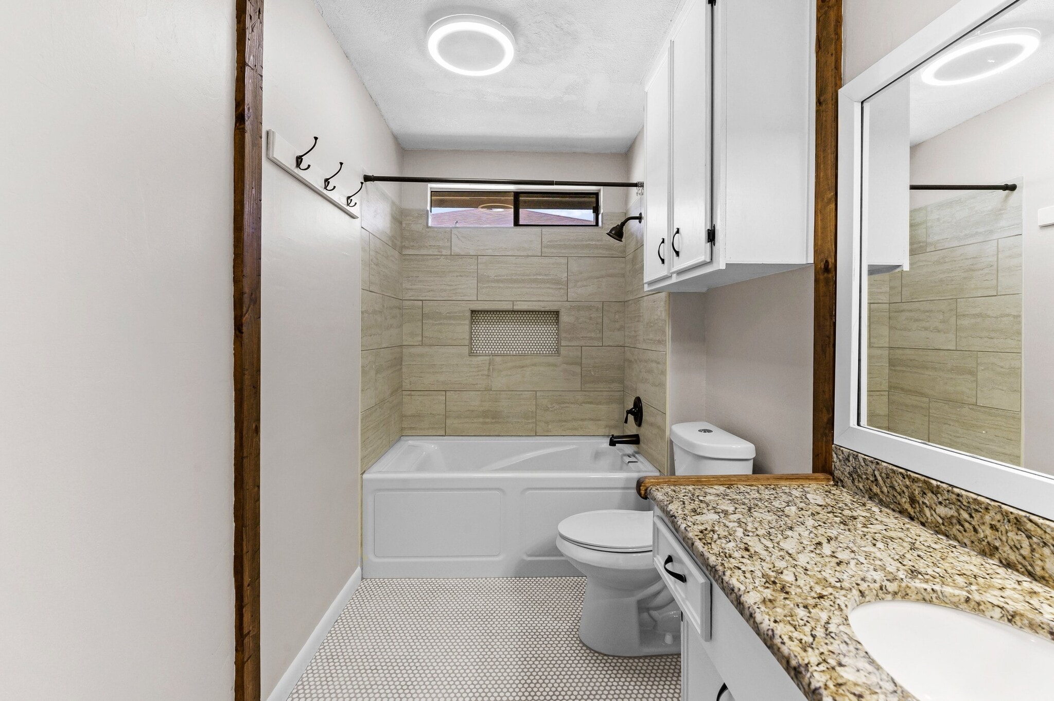 Building Photo - 7018 Taos Dr