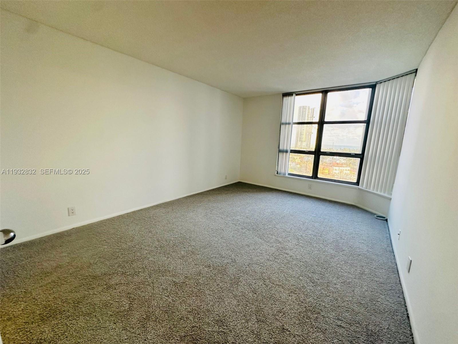 Building Photo - 19101 NE 36th Ct