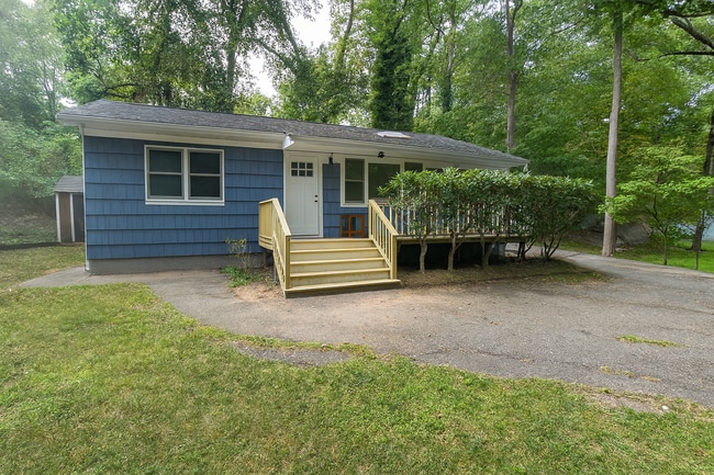 Building Photo - 258 N Country Rd