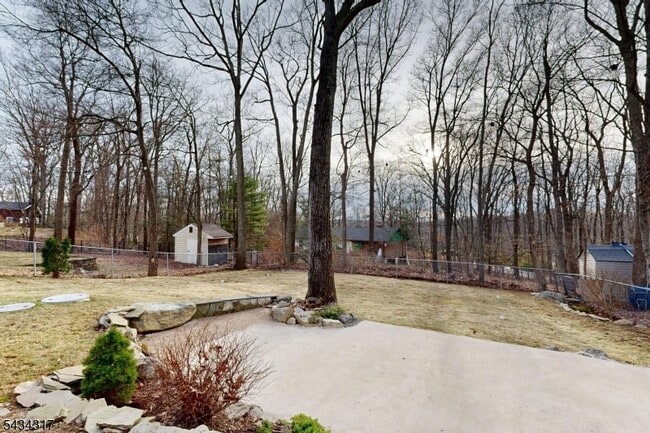 Building Photo - 319 Midway Dr