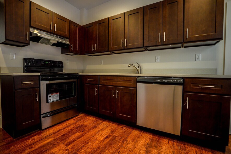 Kitchen - 3721 Chestnut St