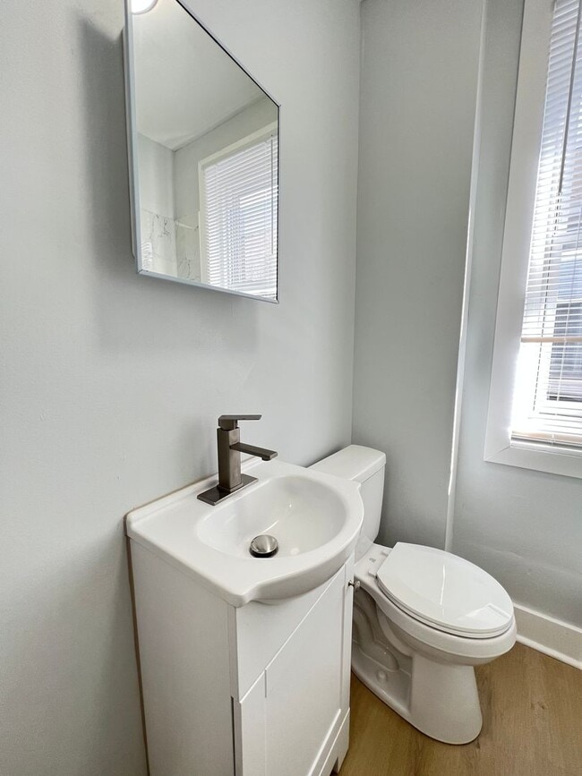 Building Photo - Gorgeous 4b/1.5b Home! Section 8 only!