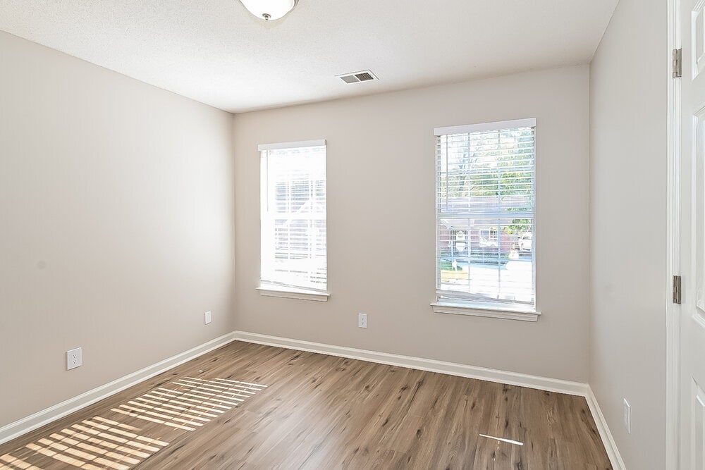 Building Photo - 1099 Cambrain Dr