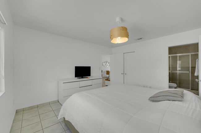 Building Photo - 17255 NW 72nd Ct