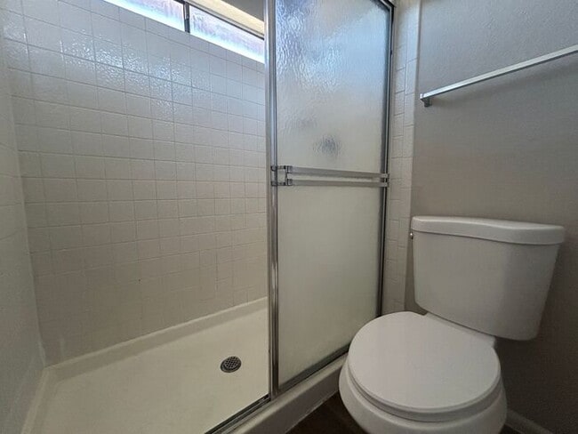 Building Photo - 456 N Glenview