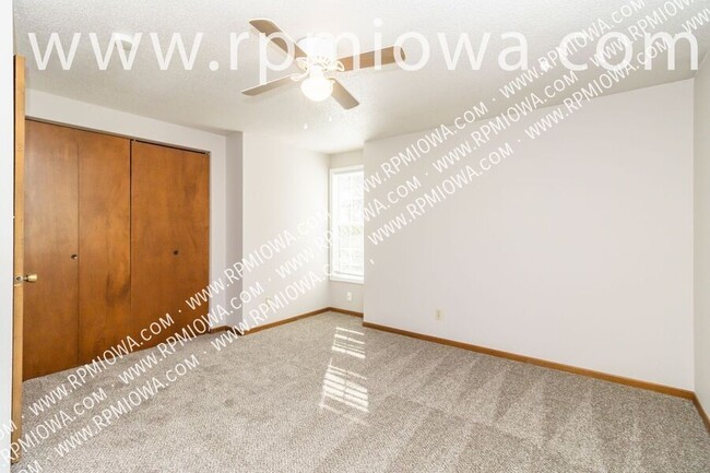 Building Photo - RENT SPECIAL!! 3 Bedroom, 2.5 Bath in Ames