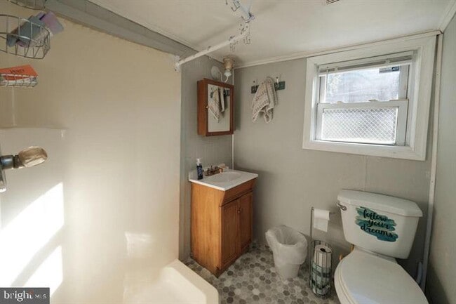 Building Photo - 607 West Lawn Ave