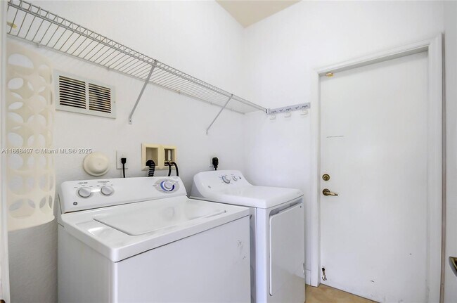 Building Photo - 8631 NW 110th Ave