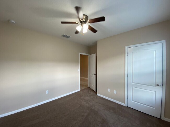 Building Photo - Oak Hill Plantation - 4/2/2 **Won't Last**