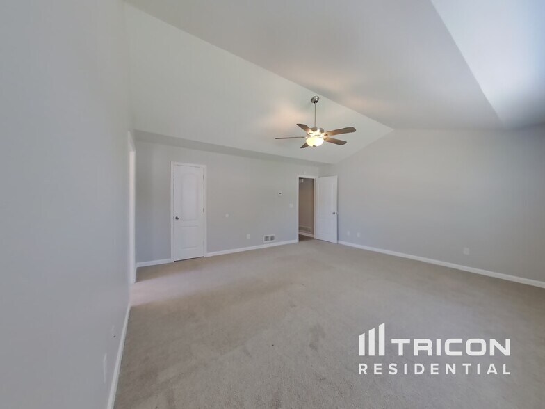 Building Photo - 38 Stonemont Ct