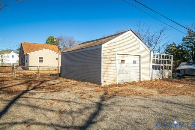 Building Photo - 1401 Byron St