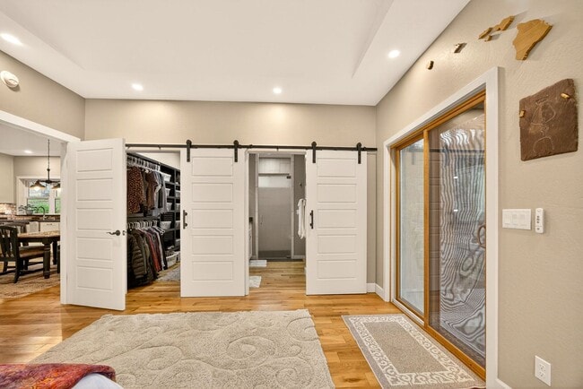 Building Photo - 860 Humbug Creek Rd