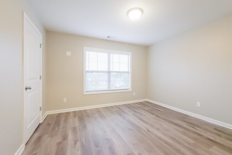 Building Photo - 5158 Amberland Square
