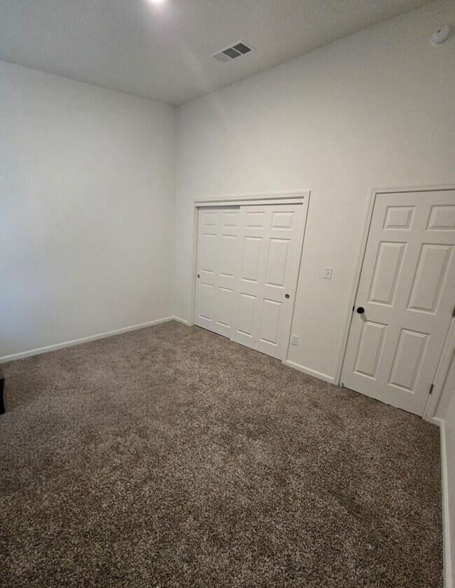 Building Photo - 799 W Brown Ave