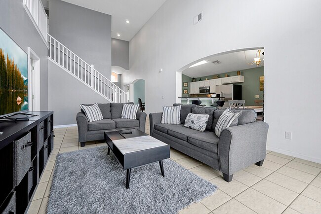 Building Photo - 112 Paloma Dr