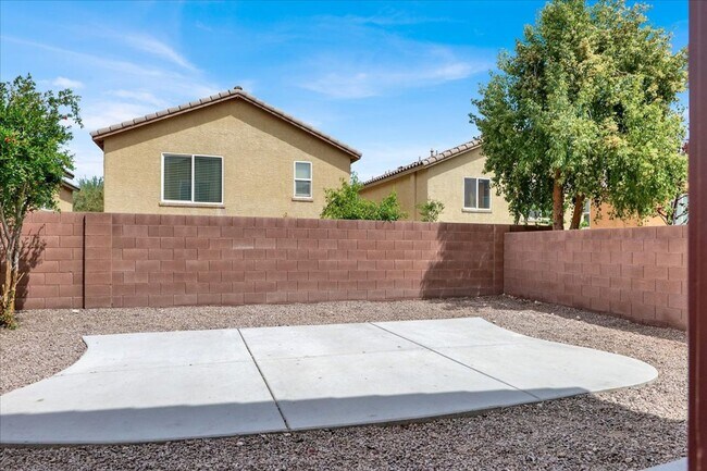 Building Photo - Immaculate 3 Bed / 2.5 Bath Home for Lease...