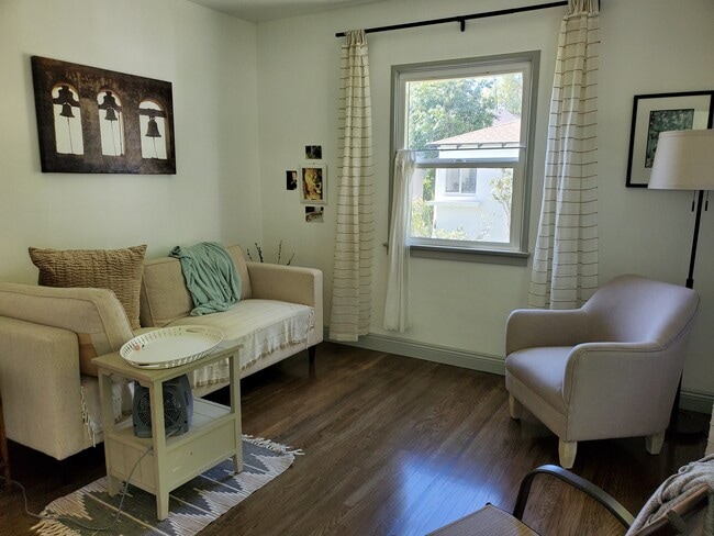 Living Room - 614 N Madison Ave
