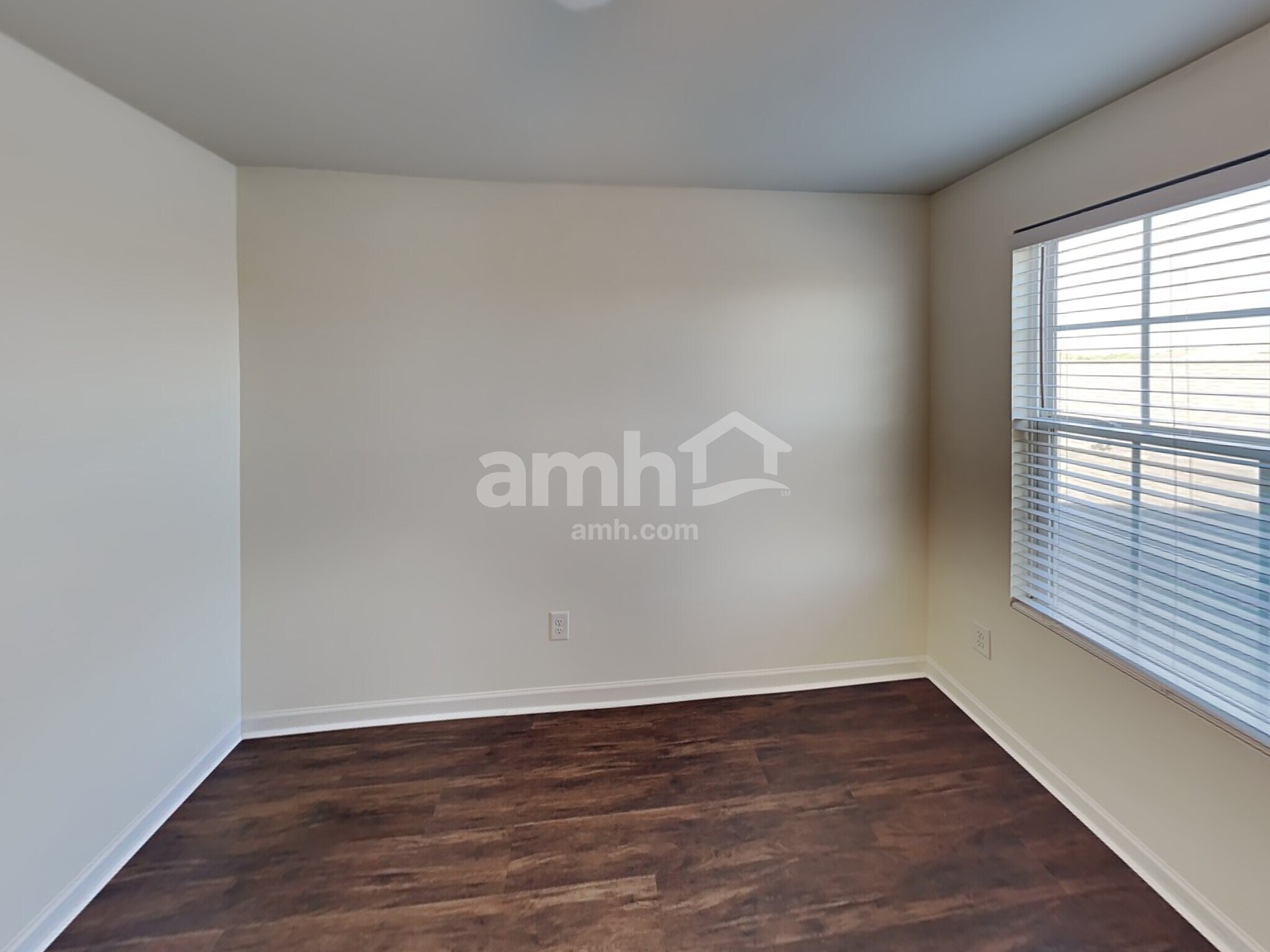 Building Photo - 661 Wolfeboro Ln
