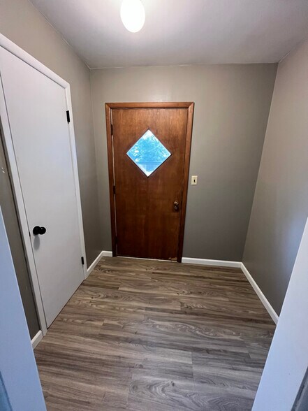 Building Photo - 601 Levee Blvd