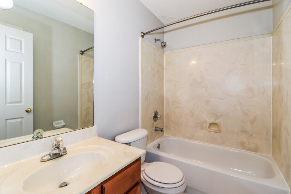 Building Photo - 10279 Green Moss Dr S