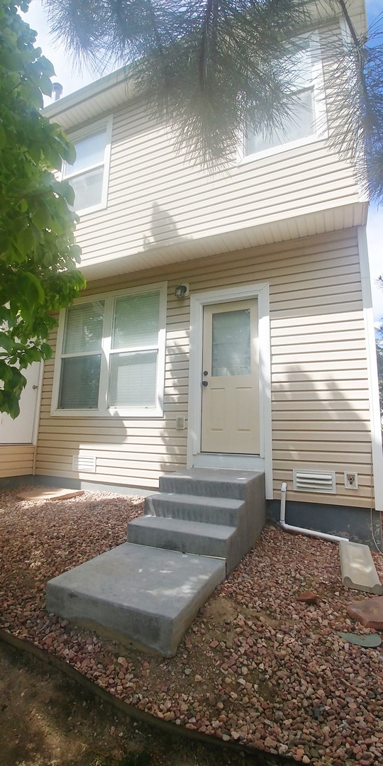 Building Photo - Cross Creek Townhome - 3 Bedroom 3 Bath to...