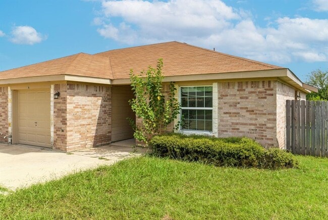 Building Photo - 1700 Tru Trail