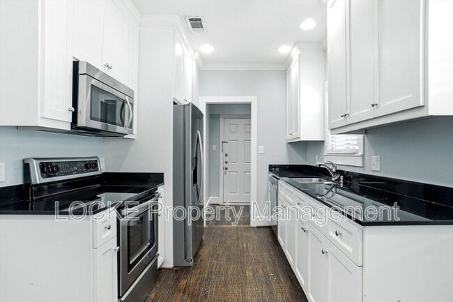 Building Photo - 3304 Cockrell Ave