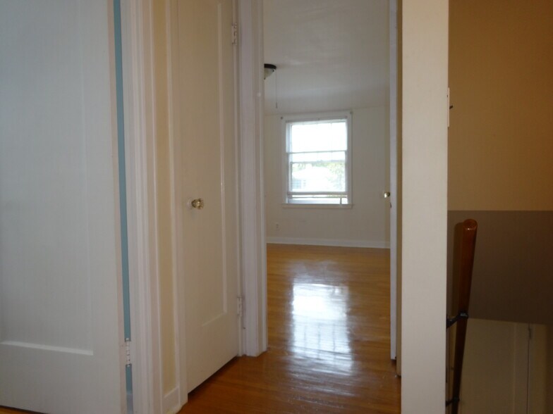 Building Photo - 615 Starin Ave