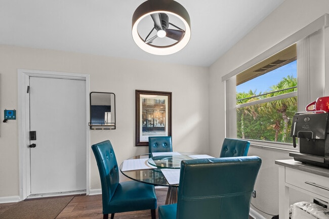 Building Photo - 336 Brittany Ave