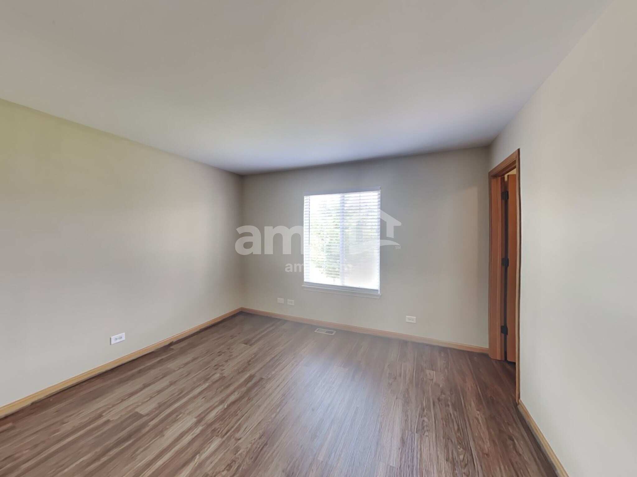 Building Photo - 1007 Angelica Cir