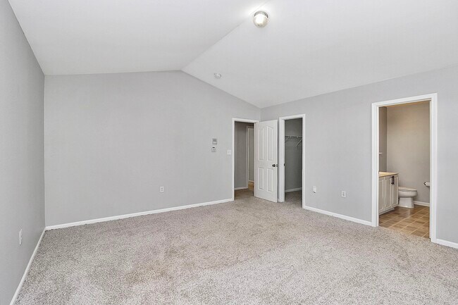 Building Photo - 115 Hunslet Cir