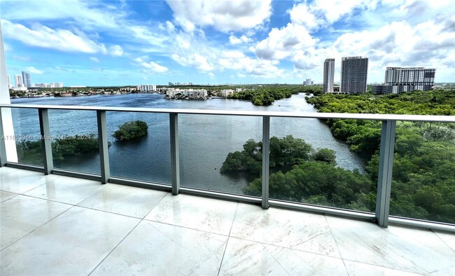 Building Photo - 17111 Biscayne Blvd