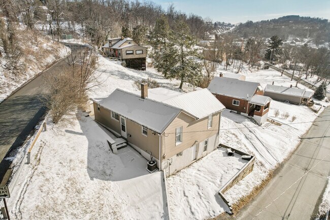 Building Photo - 803 Vermont Ave