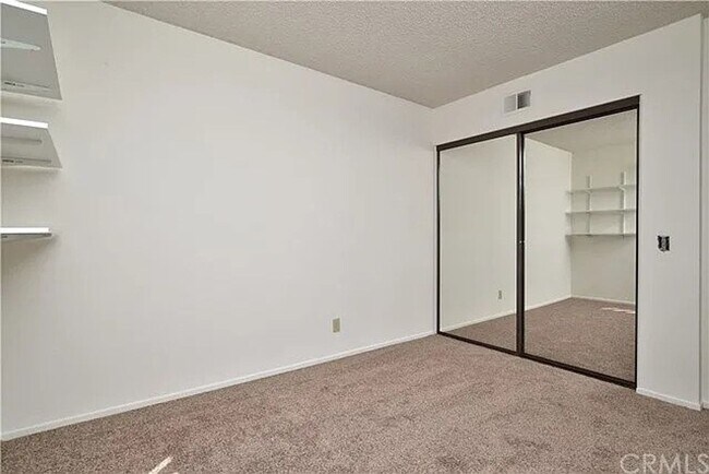 Building Photo - 6752 Carobwood Way