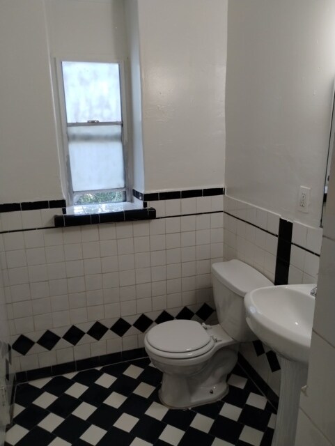 Building Photo - 901 S Kingsley Dr