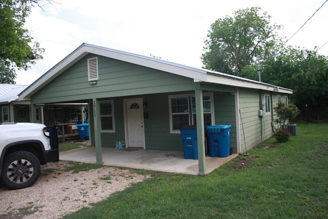 Building Photo - 1711 None
