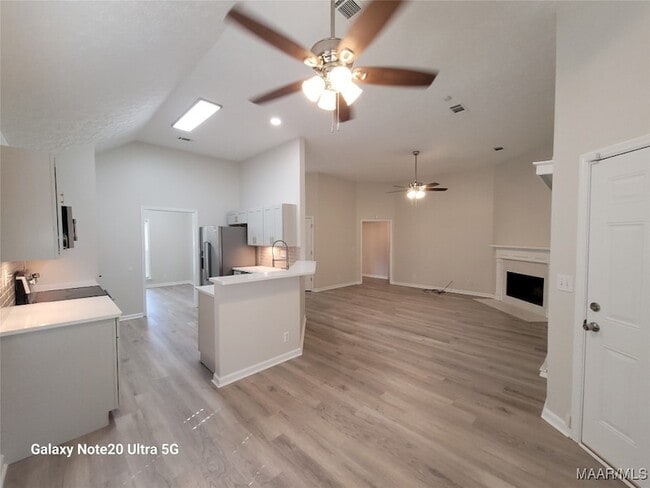 Building Photo - 6404 Deerwood Pl