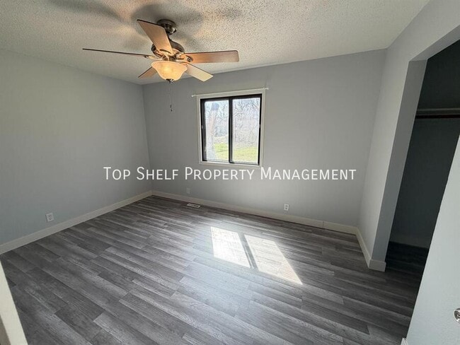 Building Photo - 1627 E Glenwood Dr