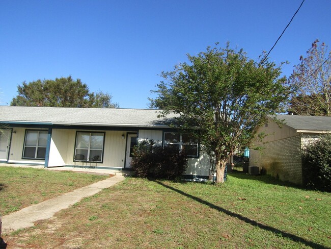 Building Photo - Modern Gulf Breeze Duplex: 3 Bed, 2 Bath, ...