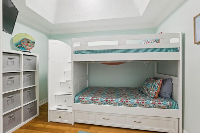 Building Photo - 361 Royal Caribbean Ct