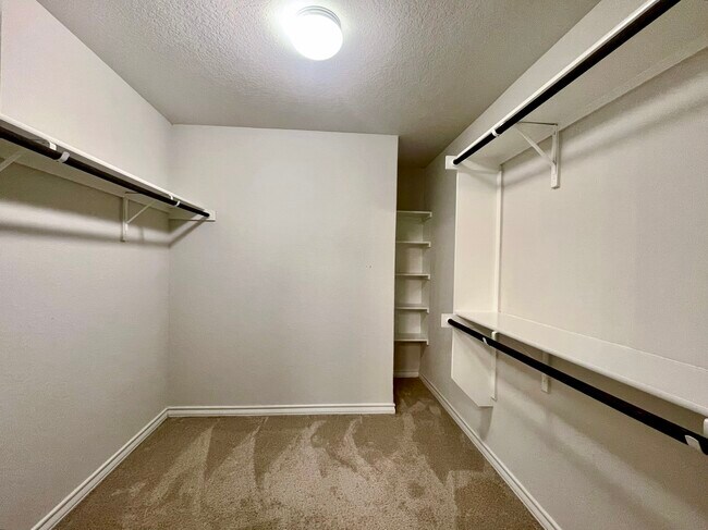 Building Photo - 402 Fly Catcher