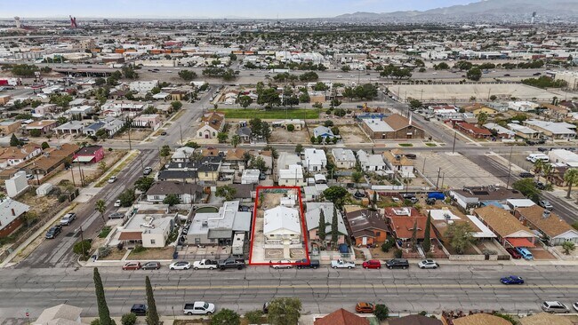 Building Photo - 3418 Yandell Dr
