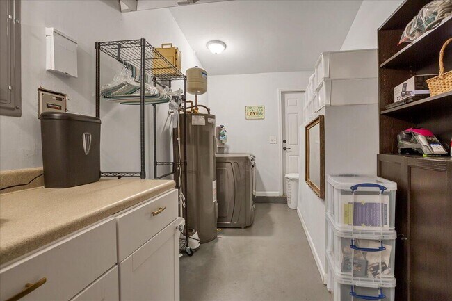 Building Photo - 1110 SW 15th St