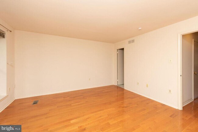 Building Photo - 215 N 23rd St