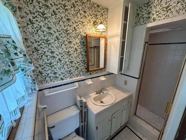 Building Photo - 3 Bedroom 2 Bath House in Corpus Christi!