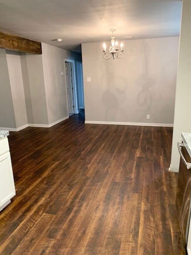 Building Photo - Beautifully remodeled home located on spacious corner lot