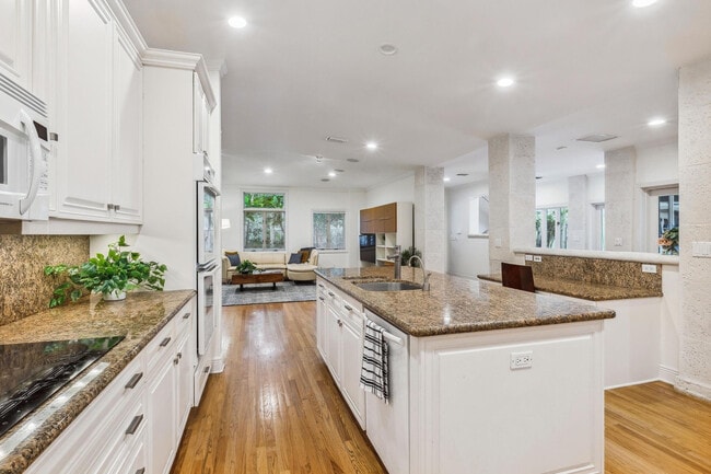 Building Photo - 3301 NE 16th St