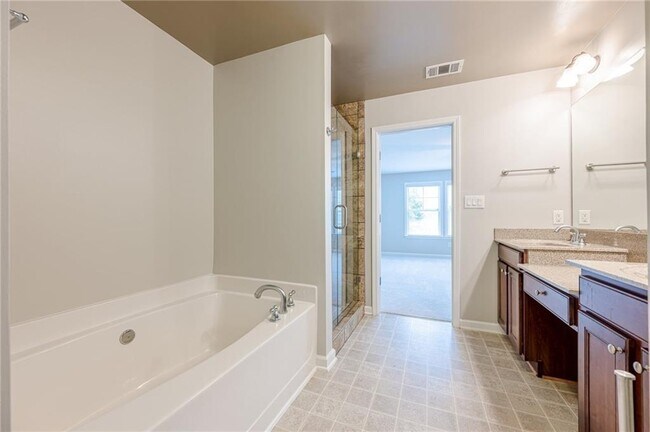 Building Photo - 4404 Village Field Place
