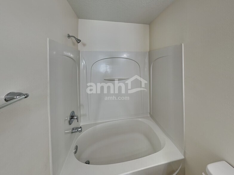 Building Photo - 440 Forest Meadow Ln